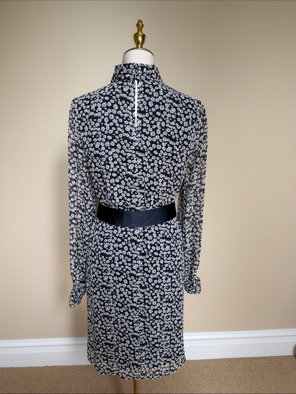 Sugar + Lips Navy Daisy Floral High Neck Belted Dress Size M - Picture 4 of 7